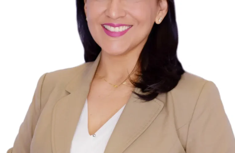 ANÁLISIS DE LA PARTICIPACIÓN FEMENINA EN EL MERCADO LABORAL BOLIVIANO: AVANCES Y DESAFÍOS