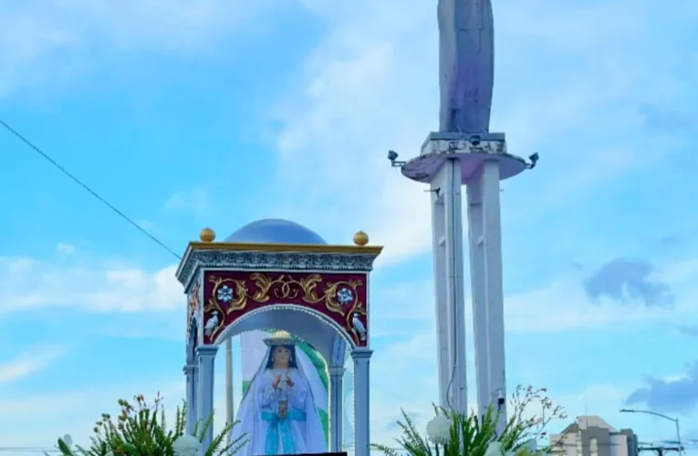 FIELES RECIBEN A LA VIRGEN DE COTOCA EN SANTA CRUZ