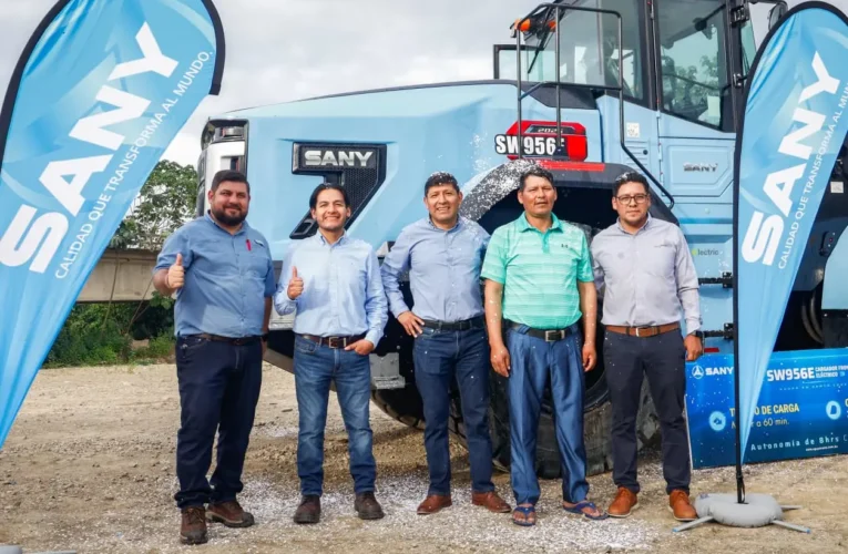 OPENTRADE ENTREGA SEGUNDA PALA CARGADORA ELÉCTRICA Y MARCA UN HITO EN BOLIVIA