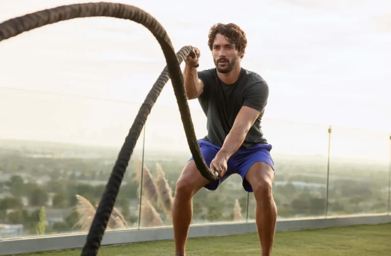 ¿Qué ayuda más a adelgazar: cardio o pesas?